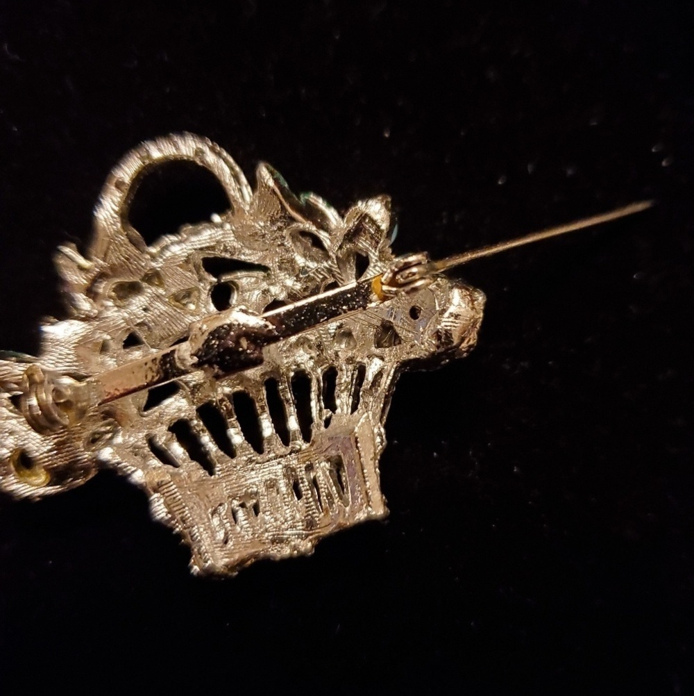 📌🧺 Flower Basket Brooch 🧺📌 - Picture 3 of 5